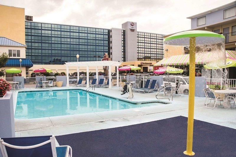 Фото Ramada Plaza by Wyndham Virginia Beach