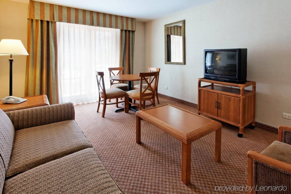 Фото Holiday Inn Reynosa Zona Dorada