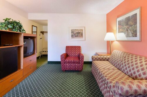 Гостиница Econo Lodge Inn & Suites