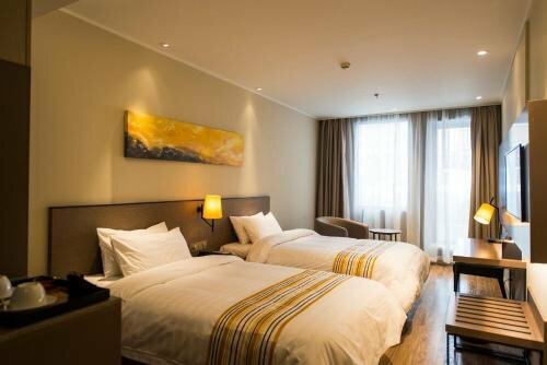 Hotel Homeinnplus-Shanghai Yushan Road Yuanshen Sports Center, Shanghai, photo
