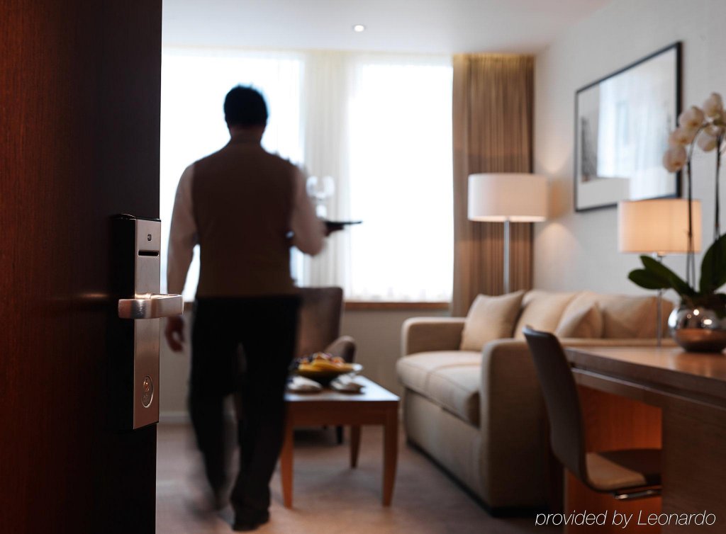 Фото Royal Garden Hotel