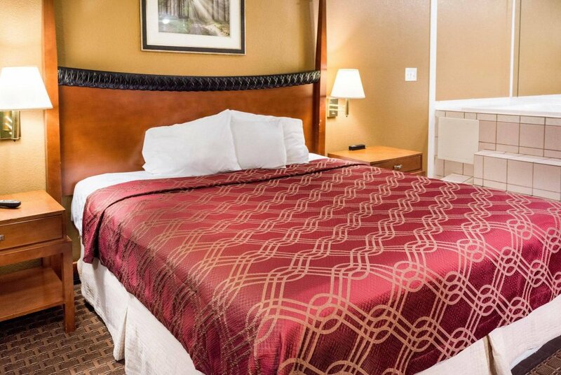 Гостиница Econo Lodge Inn & Suites в Вирджиния-Бич