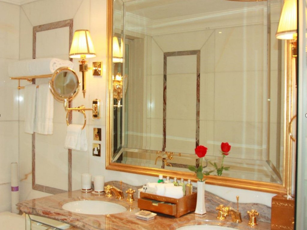 Фото Legendale Hotel Beijing