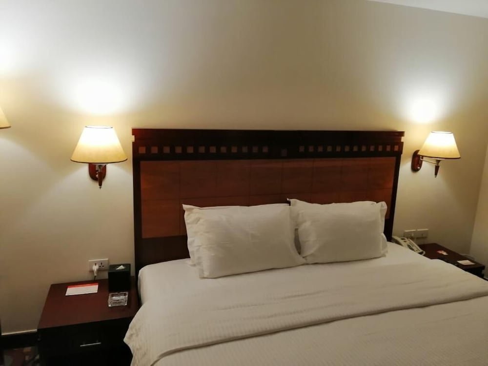 Фото Ramada by Wyndham Riyadh