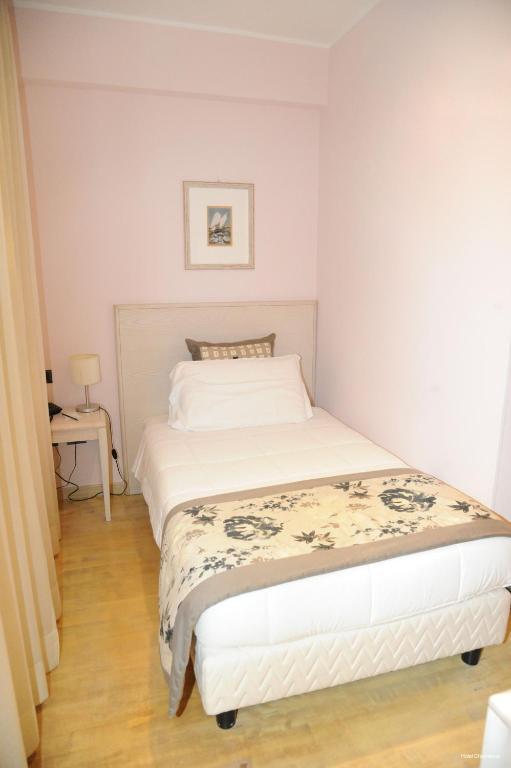 Фото Hotel Chiaraluna