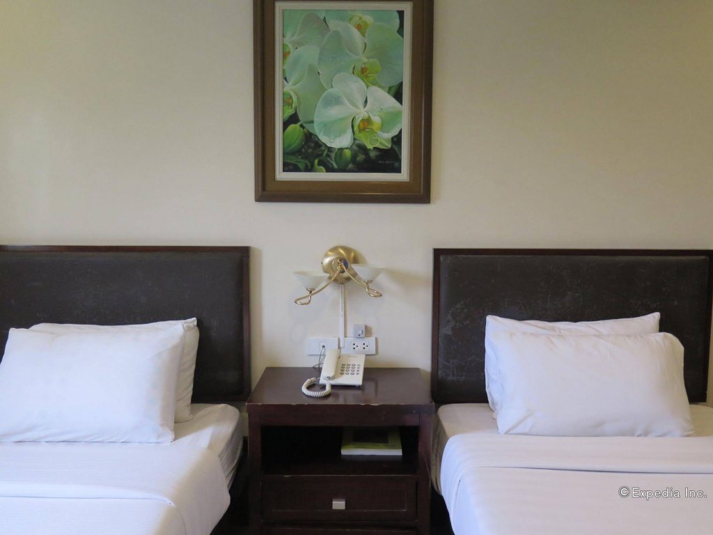 Фото Main Hotel & Suites