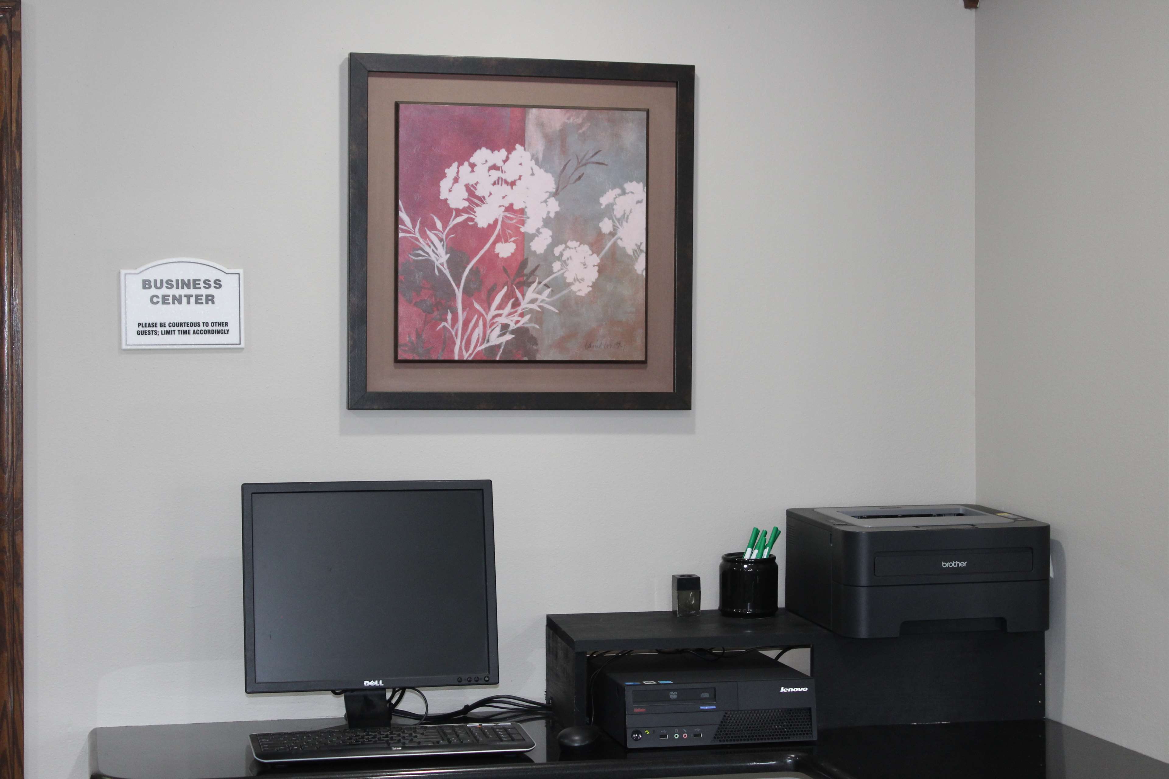 Фото SureStay Hotel by Best Western Cedar Rapids