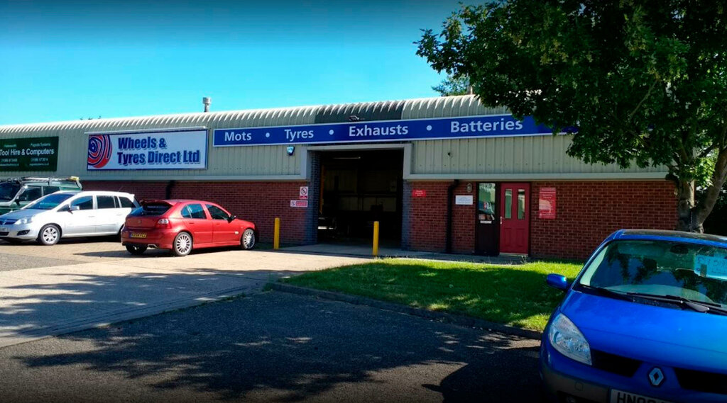 Vehicle assessment Wheels & Tyres Direct - Team Protyre, England, photo