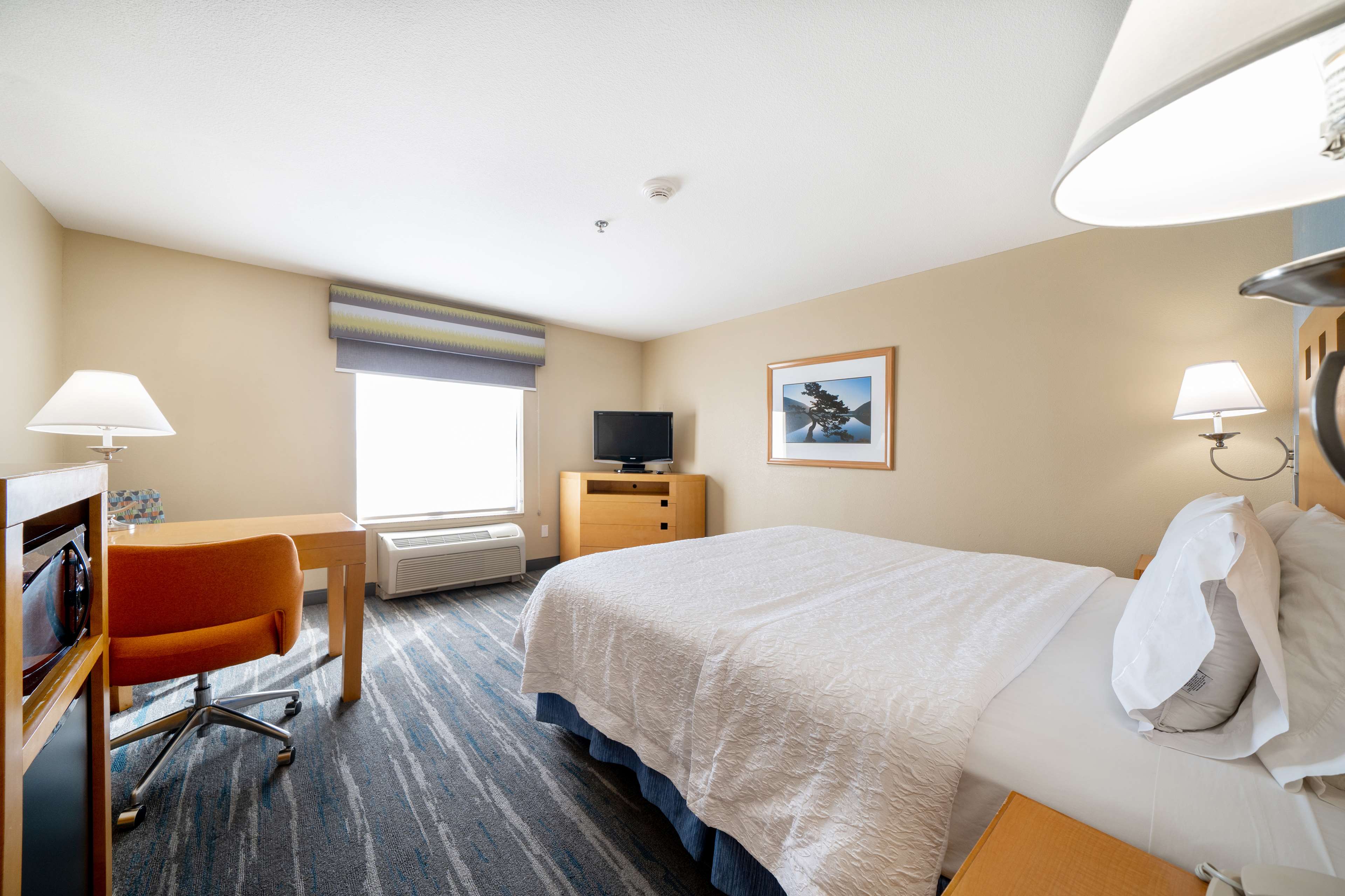 Фото Hampton Inn And Suites Madera