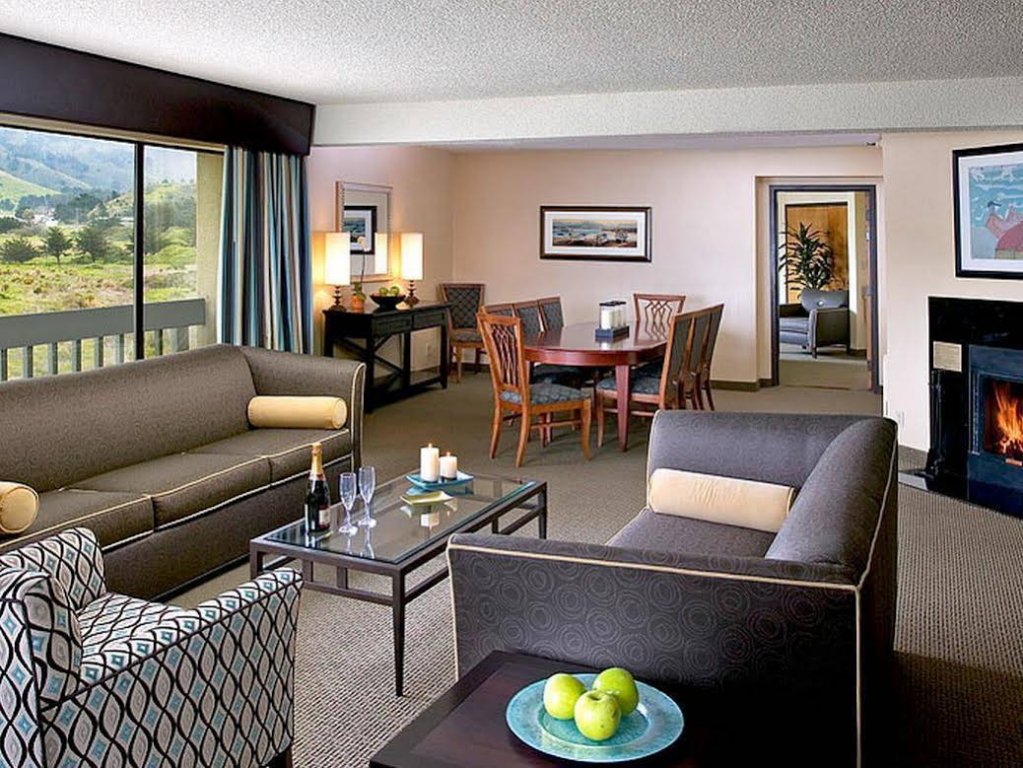 Фото Pacifica Lighthouse Hotel Trademark Collection by Wyndham