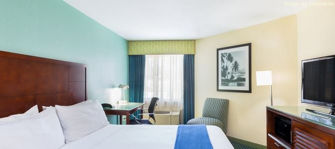 Фото Holiday Inn Express San Diego Sea World - Beach Area, an Ihg Hotel