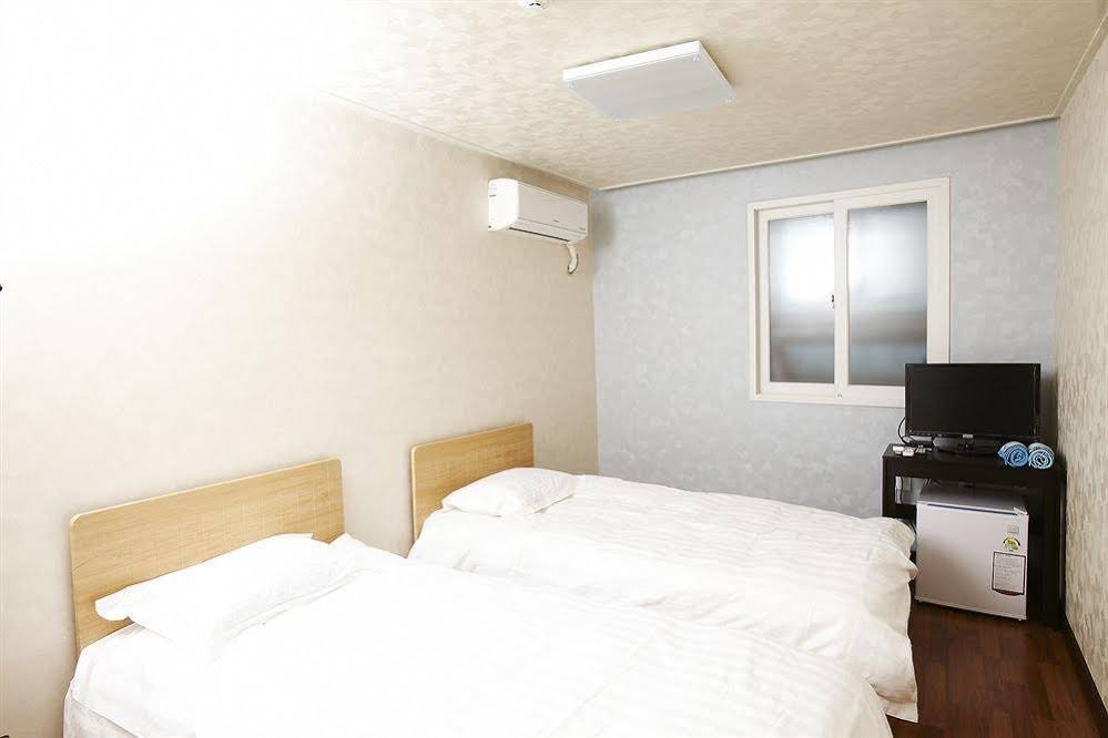 Фото 24 Guesthouse Myeongdong Avenue