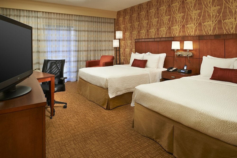 Hotel Courtyard Chicago Naperville, Naperville, photo