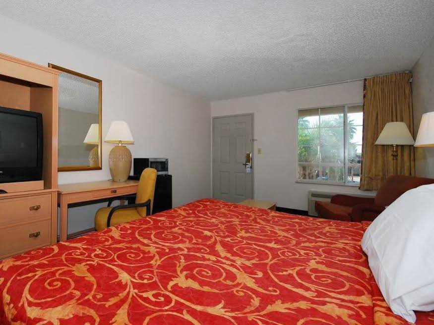 Фото Oyo Hotel Baton Rouge East I-12