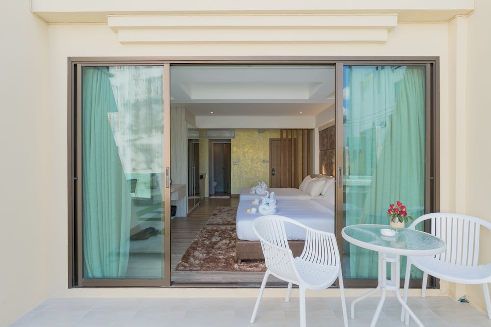 Фото Destinaation Patong Boutique by The Sea