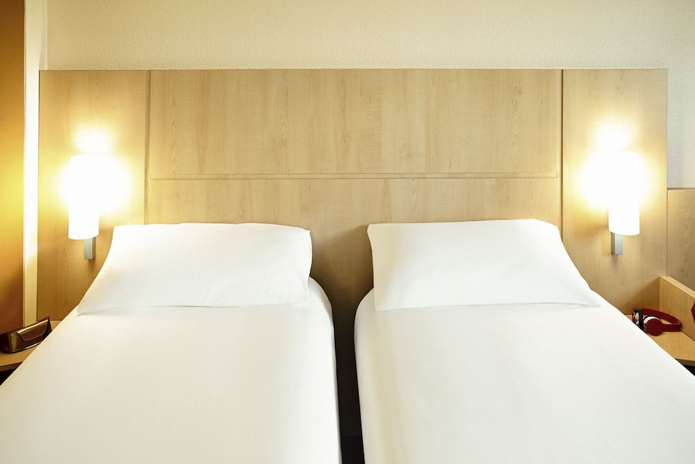 Фото Ibis Nantes Centre Gare Sud 