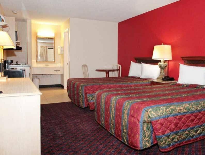 Hotel Studios and Suites 4 Less Battlefield Blvd, Commonwealth of Virginia, photo