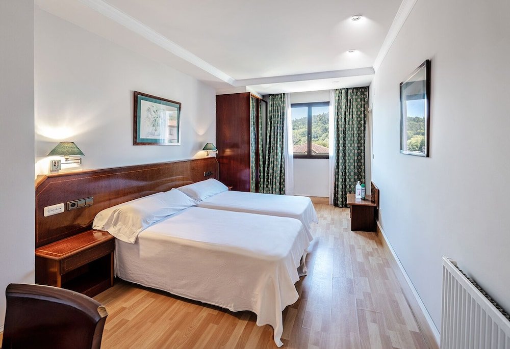 Фото Hotel Torrebillela