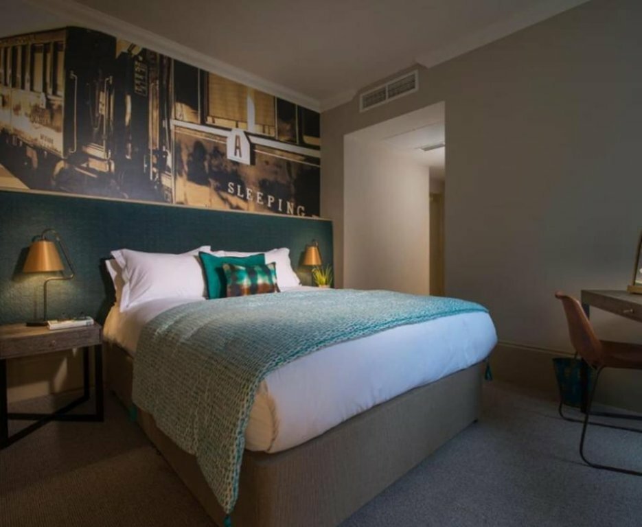 Hotel Harper's Steakhouse with Rooms, England, photo