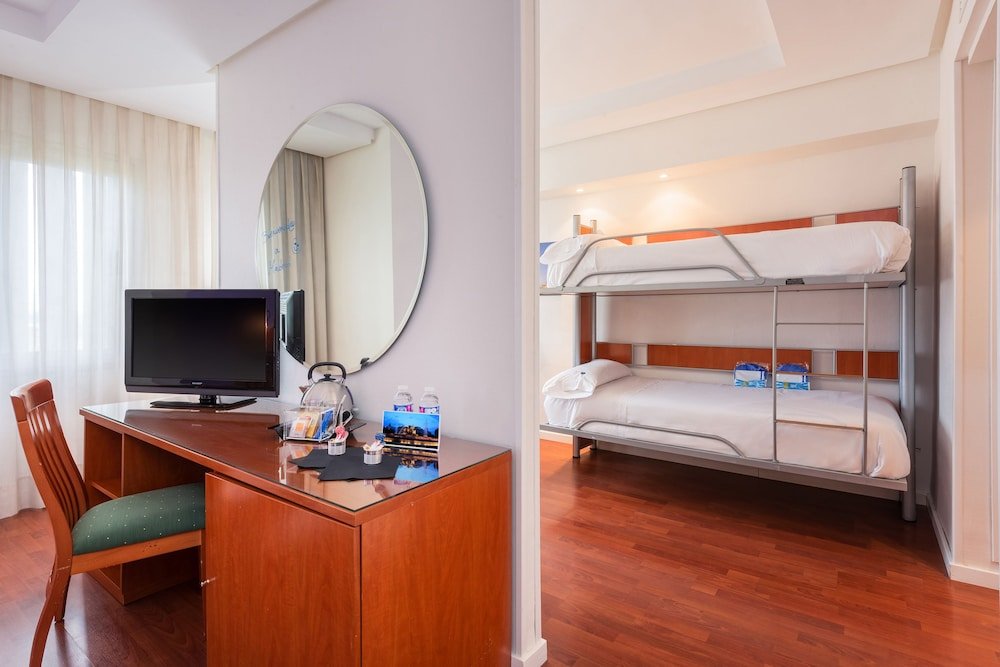 Фото Hotel Madrid Chamartin Affiliated by Melia