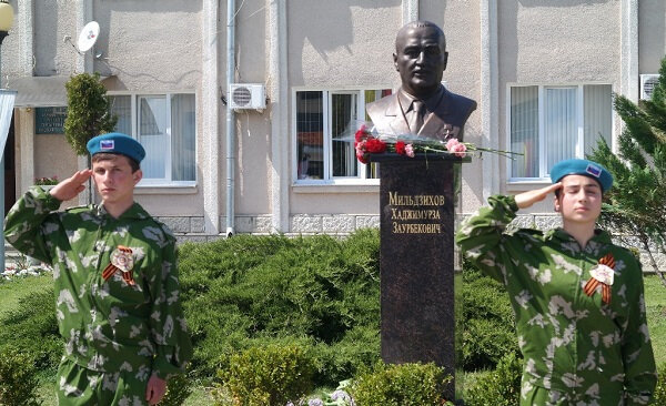 Monument, memorial Бюст Героя Советского Союза Хаджимурзы Заурбековича Мильдзихова, Republic of North Ossetia — Alania, photo