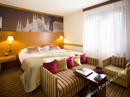 Фото Starhotels Tourist
