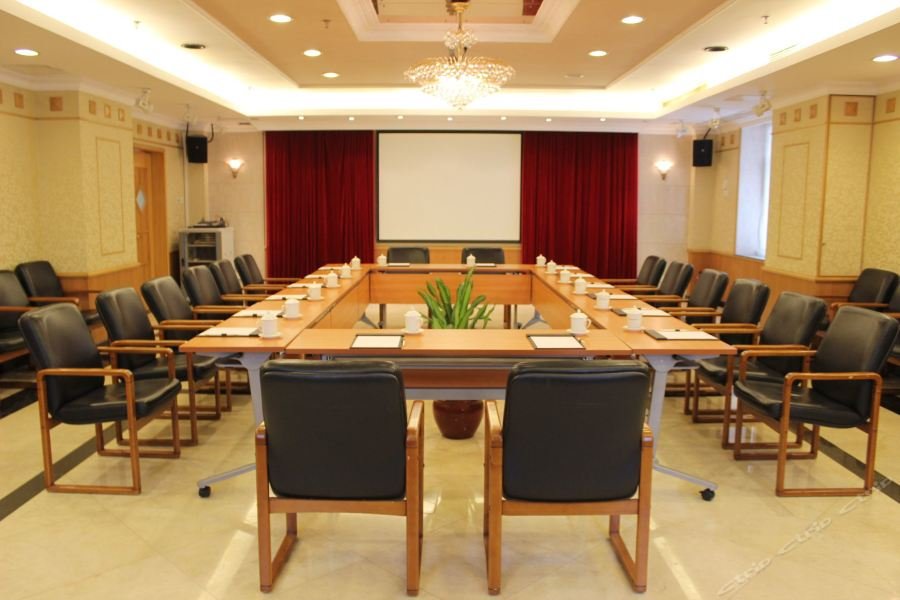 Фото Guangzhou Yuehai Hotel