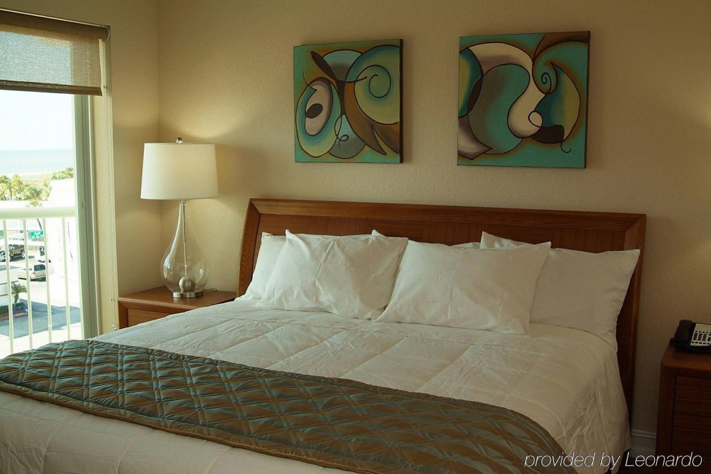 Фото Crystal Palms Beach Resort