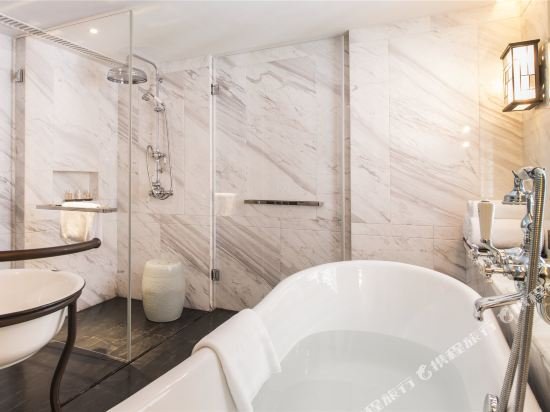 Фото Relais & Chateaux Chaptel Hangzhou Hotel