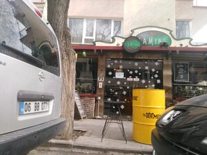 B'Large Pub & Bistro (Ankara Province, Cankaya District, Bahcelievler Neighborhood, Professor Muammer Aksoy Avenue, 31/33), bar, pub