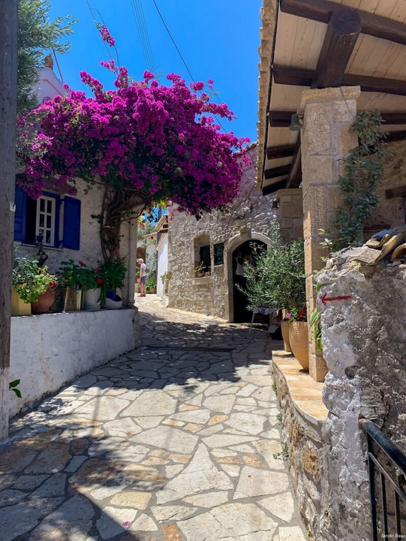 Фото Akrotiri Beach