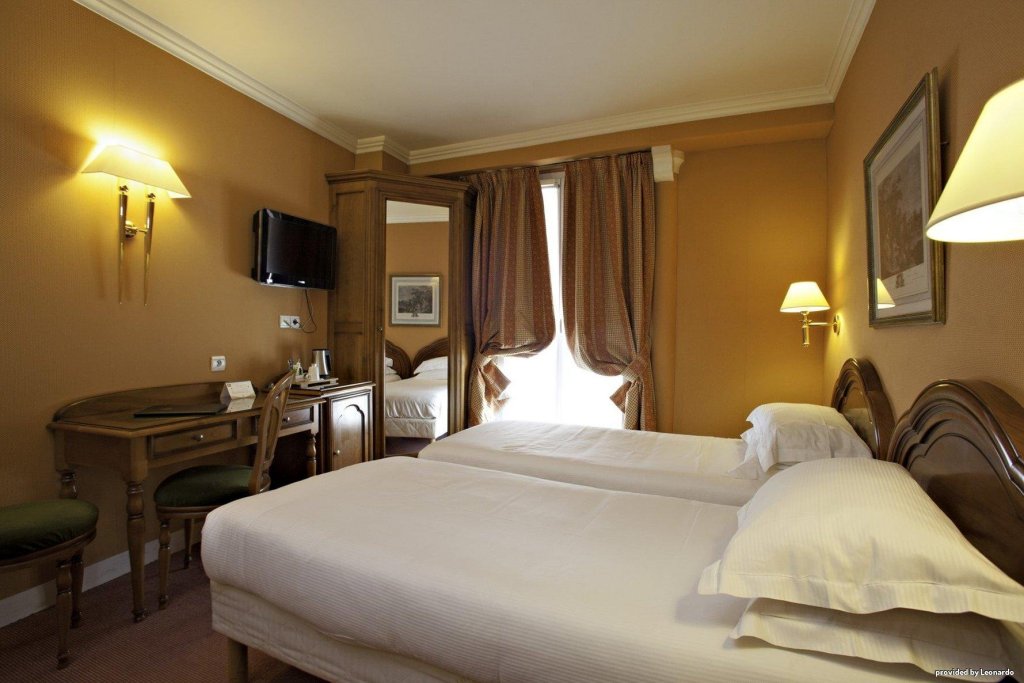 Фото отеля 2