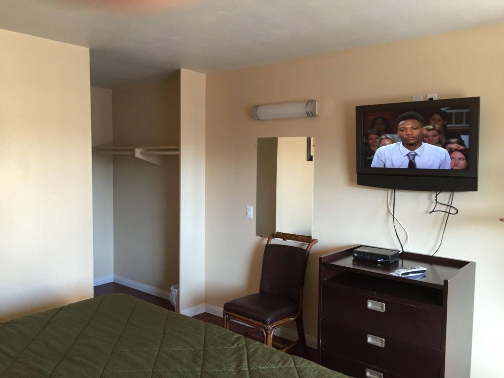 Фото El Cajon Inn & Suites