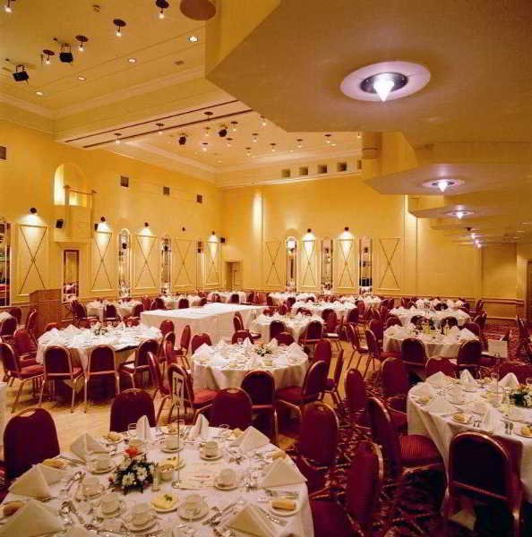 Фото The Angel Hotel