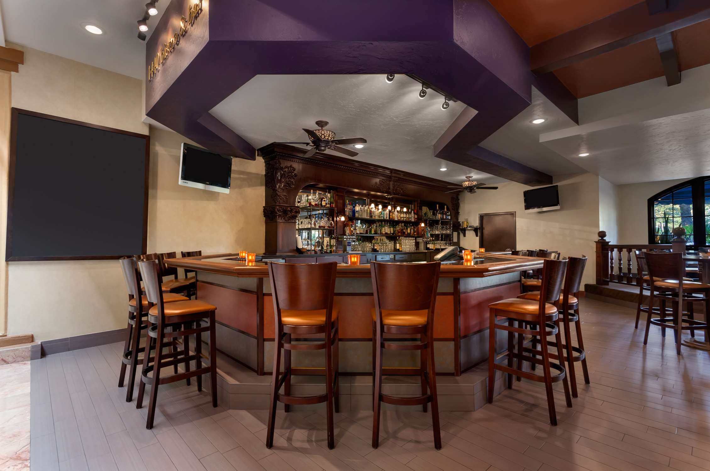 Фото Embassy Suites by Hilton Los Angeles Lax South/El Segundo