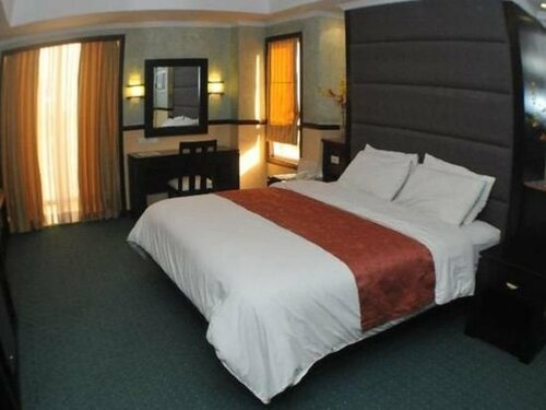 Гостиница Mo2 Westown Hotel and Resort в Илоило