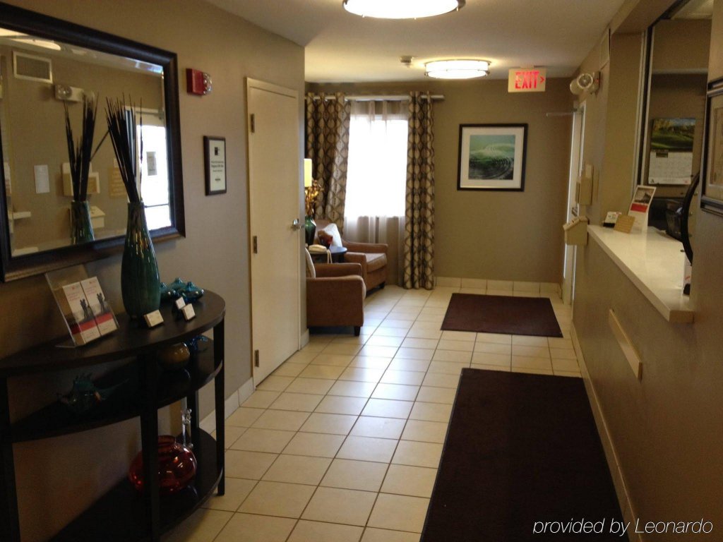 Фото Sonesta Simply Suites Detroit Ann Arbor