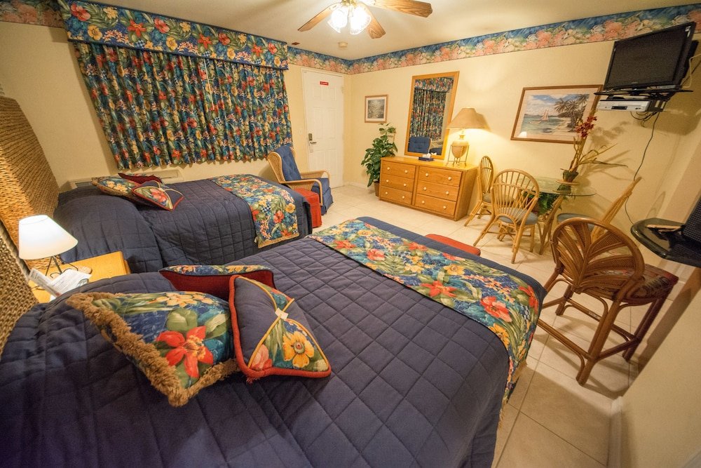 Фото Camelot Beach Suites