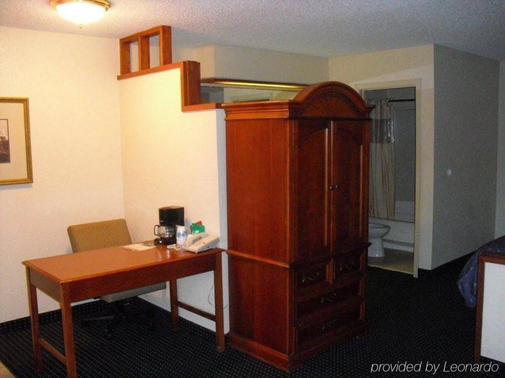 Фото Homegate Studios & Suites San Antonio Fiesta Park