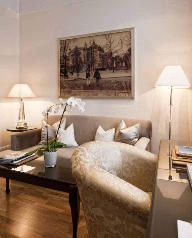 Фото Continental