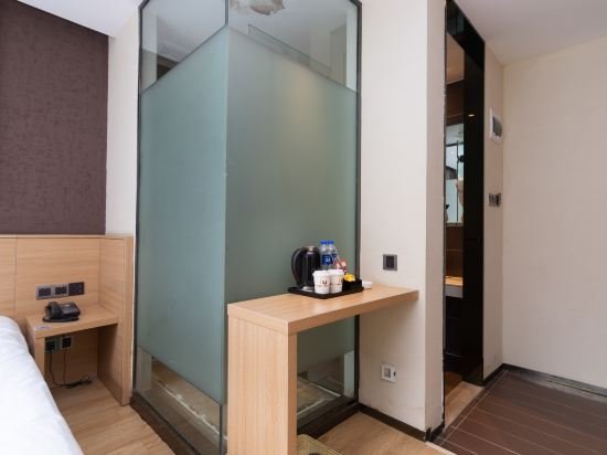 Фото Iu Hotel Shanghai Minhang Jiaotong University Dongchuan Road Subway Station Branch