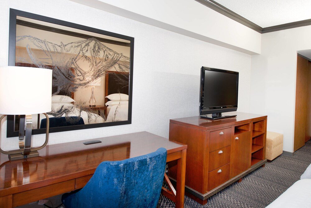 Фото Sheraton Anchorage Hotel & SPA