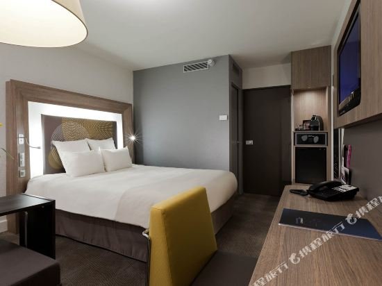 Фото Novotel Paris La Défense Esplanade