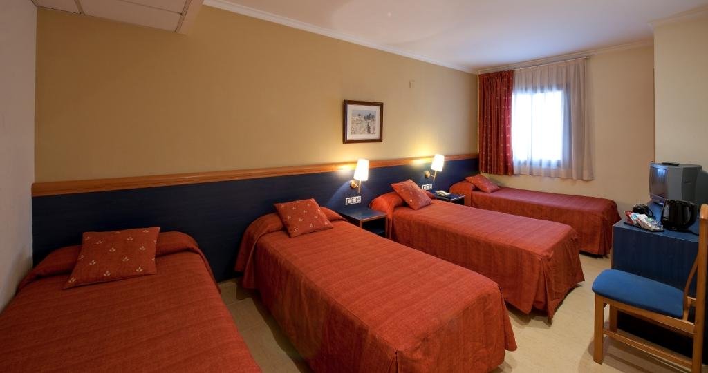 Фото Hotel Moderno Barcelona