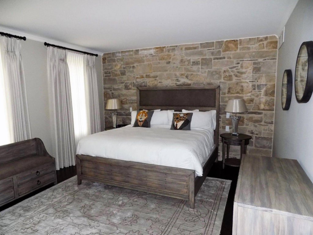 Фото The Barracks Inn