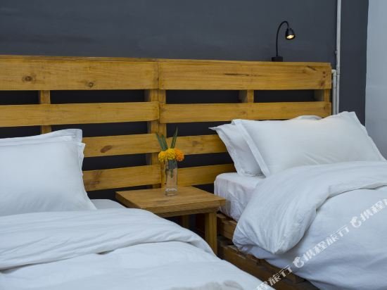 Фото Yakety Yak Hostel