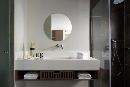 Фото Kakkos Beach Hotel - Adults Only