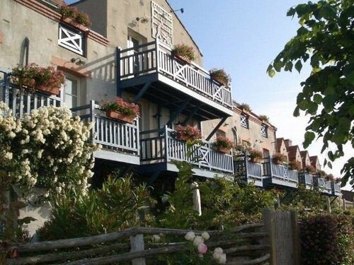 Гостиница Hotel Résidence La Fontaine Aux Bretons в Сен-Назере