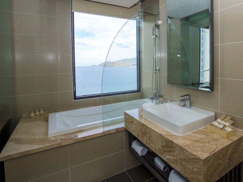 Фото Nha Trang Beach Hotel