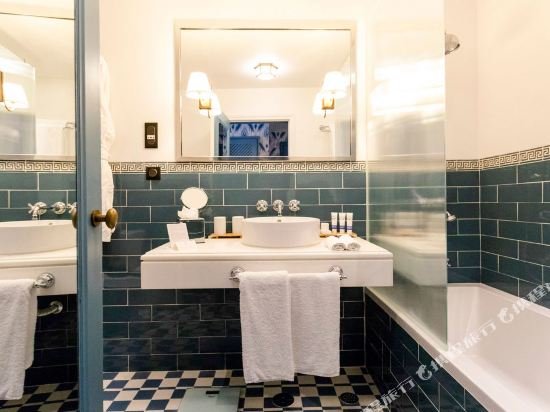 Фото The Albatroz Hotel